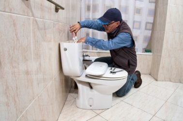 réparation des toilettes